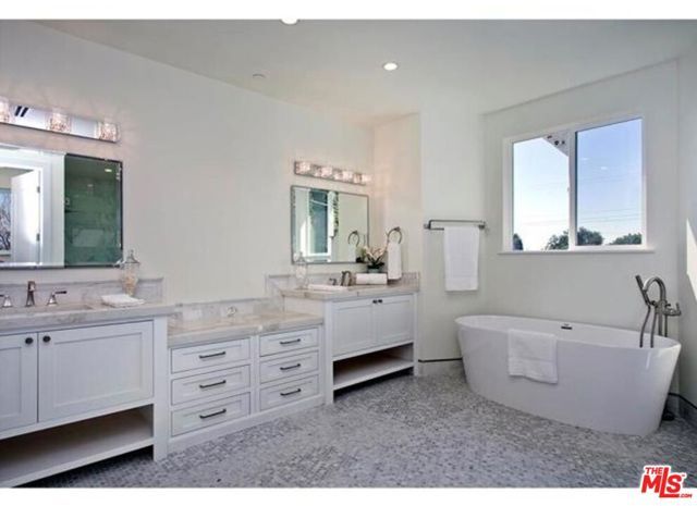 2931 Military Avenue, Los Angeles, CA 90064