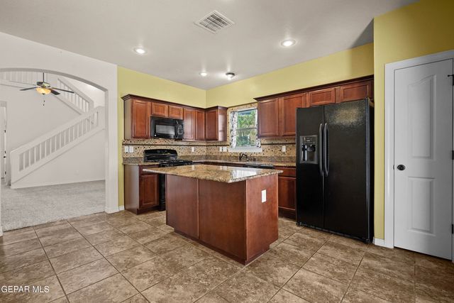369 EMERALD ACRES Street, Horizon City, TX 79928