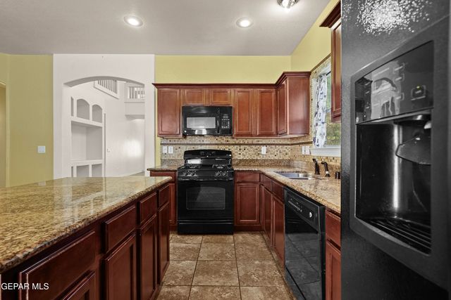 369 EMERALD ACRES Street, Horizon City, TX 79928