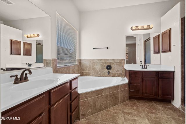 369 EMERALD ACRES Street, Horizon City, TX 79928