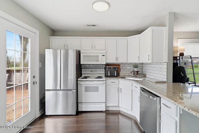 5610 Indian Rock Rd, Louisville, KY 40219