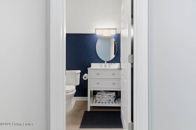 5610 Indian Rock Rd, Louisville, KY 40219