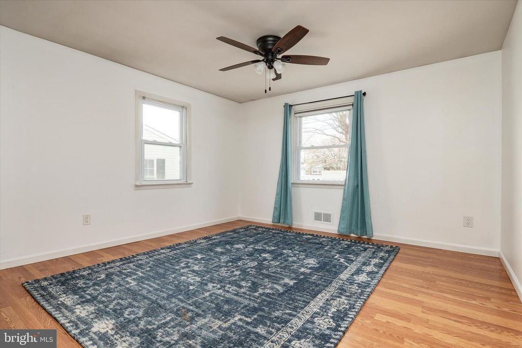 Image 19 of property listing at 234 MEADOW RD, Pasadena, MD 21122