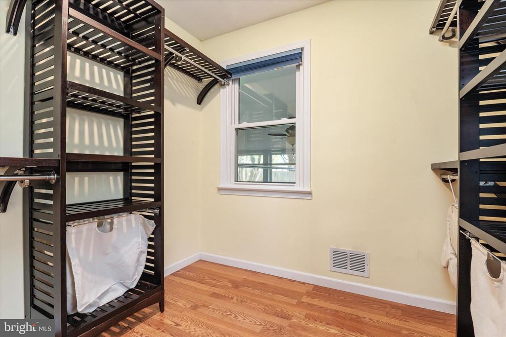 Image 22 of property listing at 234 MEADOW RD, Pasadena, MD 21122