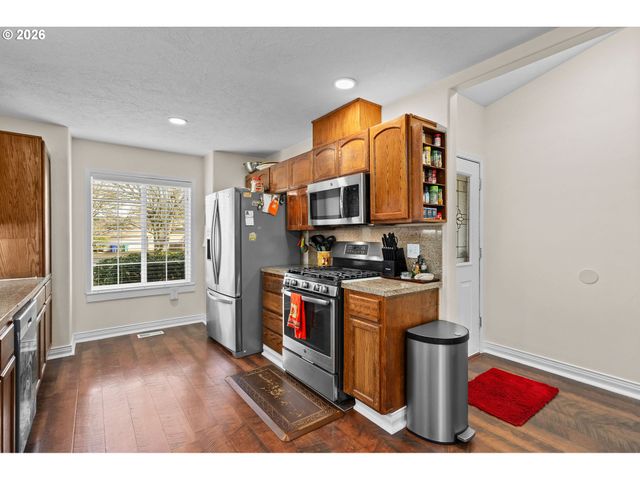 2846 Se 18TH Cir, Gresham, OR 97080