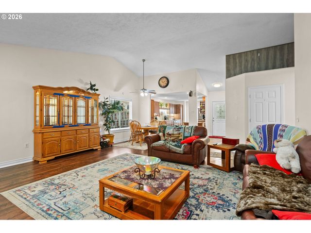 2846 Se 18TH Cir, Gresham, OR 97080