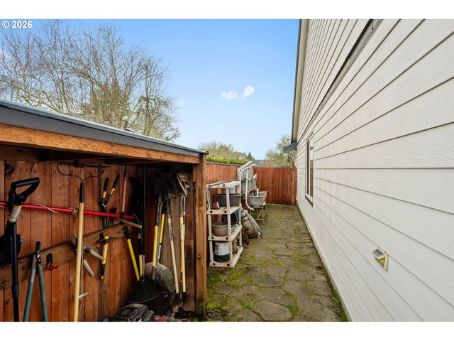 2846 Se 18TH Cir, Gresham, OR 97080