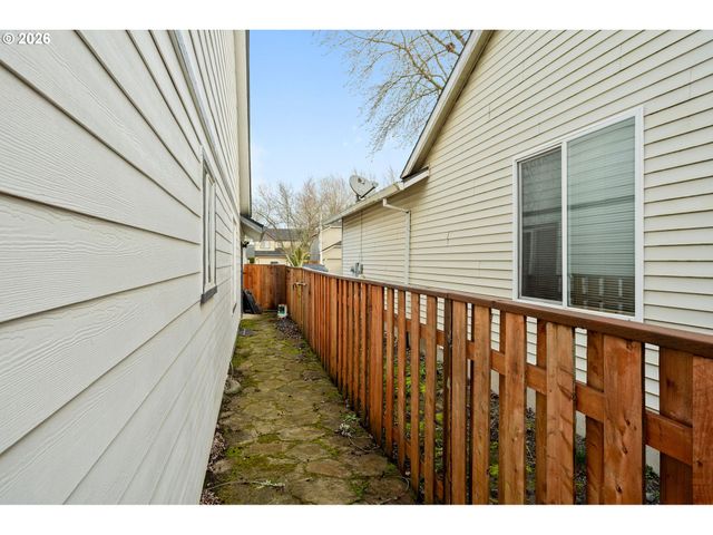 2846 Se 18TH Cir, Gresham, OR 97080