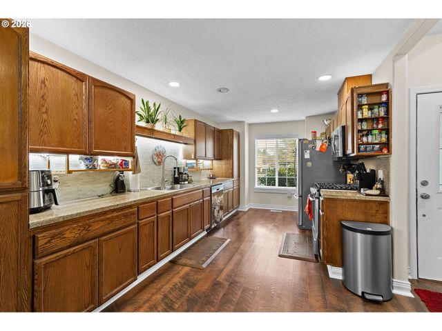 2846 Se 18TH Cir, Gresham, OR 97080