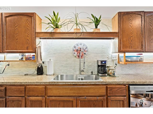 2846 Se 18TH Cir, Gresham, OR 97080