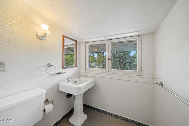 2025 La France Avenue, South Pasadena, CA 91030