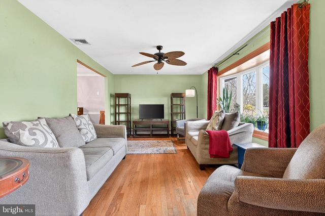 26 AUSTIN RD, Yardley, PA 19067