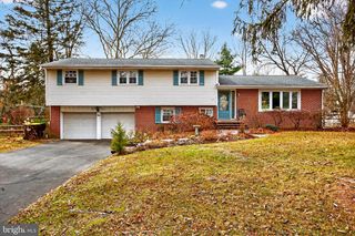 26 AUSTIN RD, Yardley, PA 19067