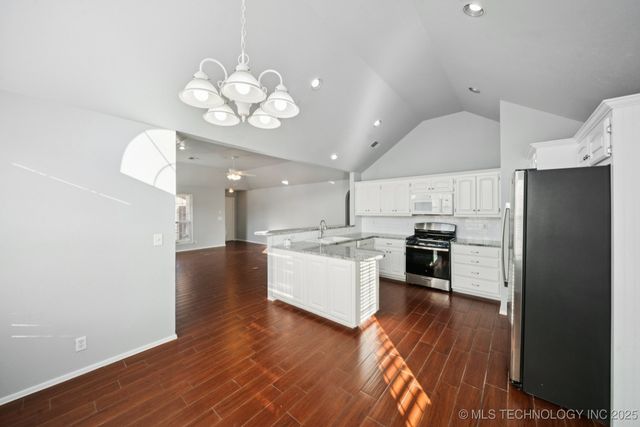 3739 S 194th East Avenue, Broken Arrow, OK 74014