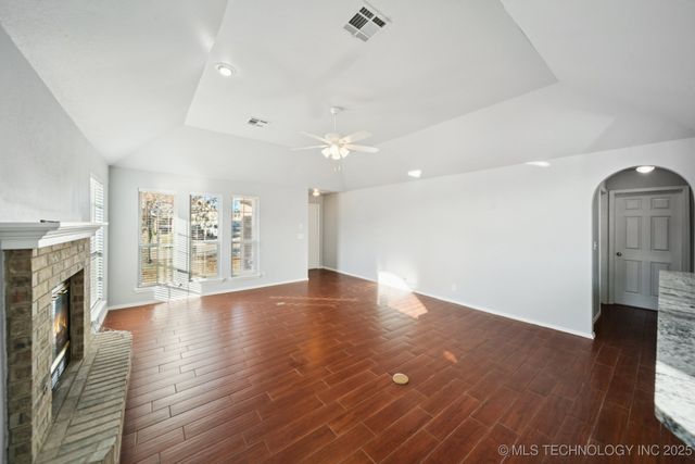 3739 S 194th East Avenue, Broken Arrow, OK 74014