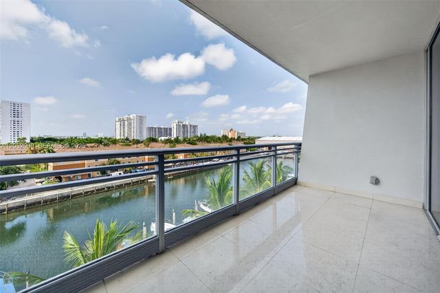 2950 NE 188th St 406, Aventura, FL 33180