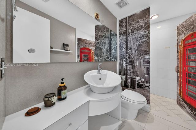 2950 NE 188th St 406, Aventura, FL 33180