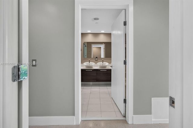 2950 NE 188th St 406, Aventura, FL 33180