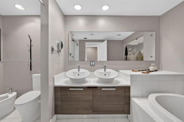 2950 NE 188th St 406, Aventura, FL 33180