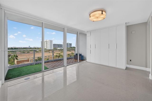 2950 NE 188th St 406, Aventura, FL 33180