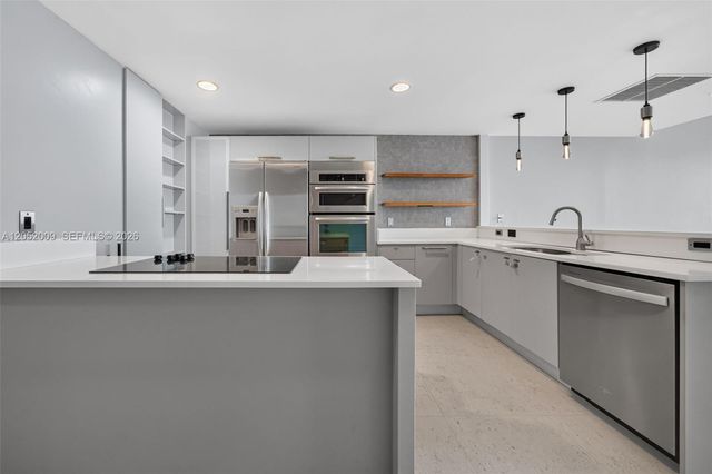 2950 NE 188th St 406, Aventura, FL 33180