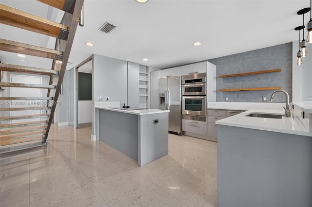 2950 NE 188th St 406, Aventura, FL 33180