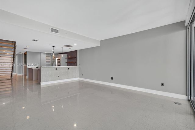 2950 NE 188th St 406, Aventura, FL 33180