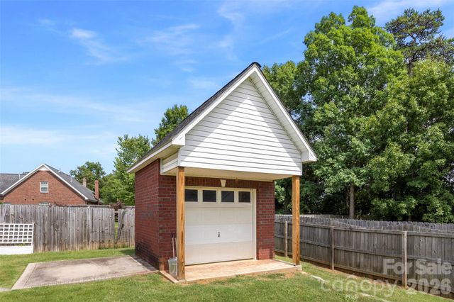 3310 Brickwood Circle, Midland, NC 28107