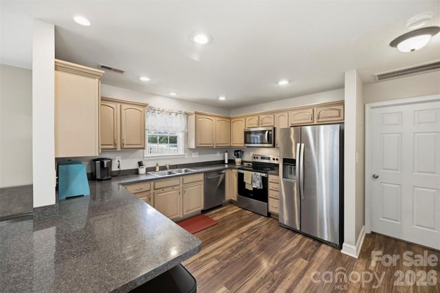 3310 Brickwood Circle, Midland, NC 28107