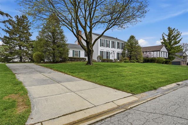 3464 Buckingham Trail, West Bloomfield, MI 48323