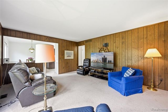 3464 Buckingham Trail, West Bloomfield, MI 48323