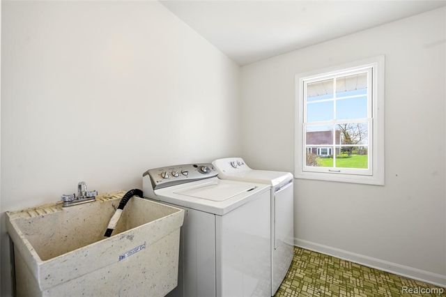 3464 Buckingham Trail, West Bloomfield, MI 48323