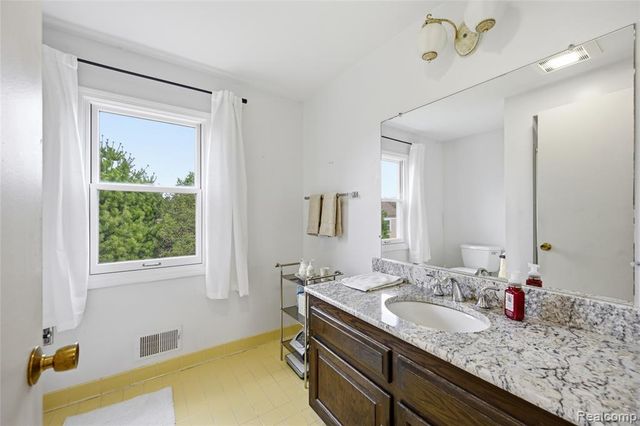 3464 Buckingham Trail, West Bloomfield, MI 48323