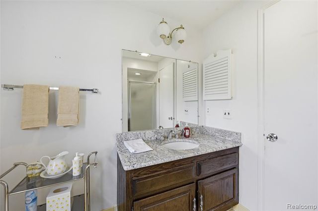 3464 Buckingham Trail, West Bloomfield, MI 48323