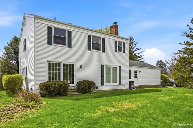 3464 Buckingham Trail, West Bloomfield, MI 48323