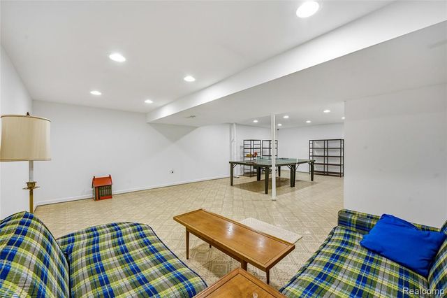 3464 Buckingham Trail, West Bloomfield, MI 48323