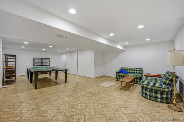 3464 Buckingham Trail, West Bloomfield, MI 48323