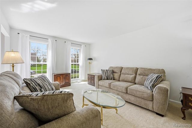 3464 Buckingham Trail, West Bloomfield, MI 48323
