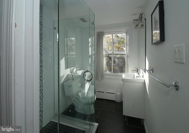 504 KAUFFMAN ST, Philadelphia, PA 19147