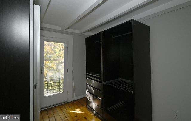 504 KAUFFMAN ST, Philadelphia, PA 19147