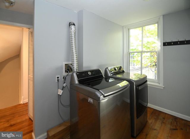 504 KAUFFMAN ST, Philadelphia, PA 19147