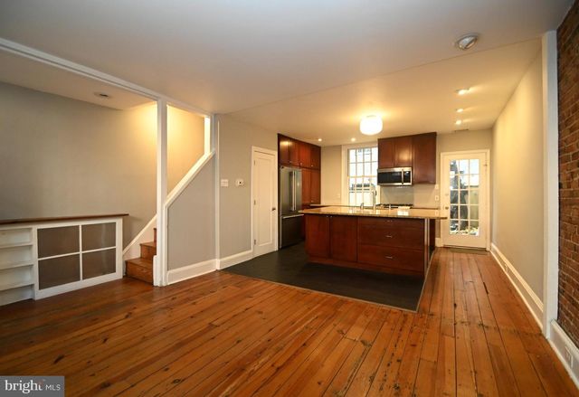 504 KAUFFMAN ST, Philadelphia, PA 19147