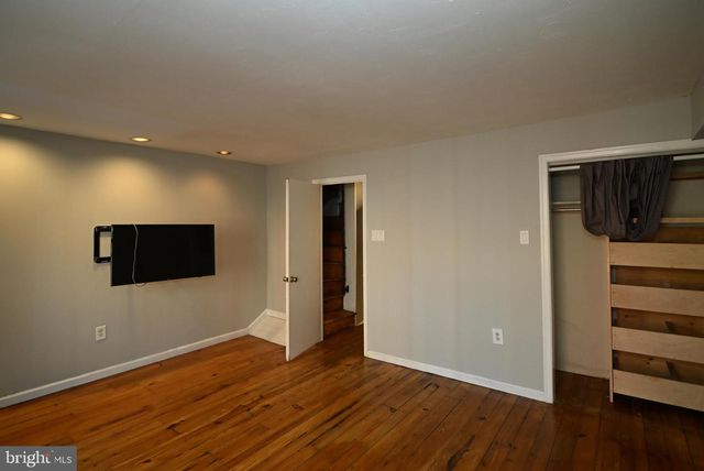 504 KAUFFMAN ST, Philadelphia, PA 19147