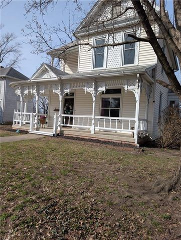2711 Jackson Street, St Joseph, MO 64507