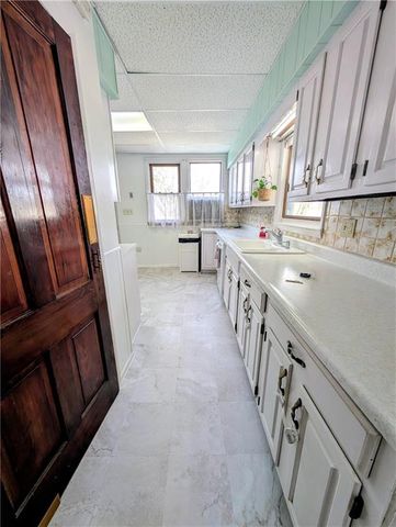 2711 Jackson Street, St Joseph, MO 64507