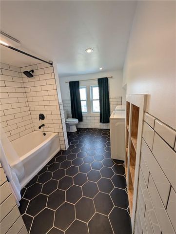 2711 Jackson Street, St Joseph, MO 64507