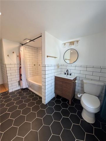 2711 Jackson Street, St Joseph, MO 64507