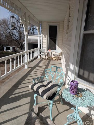 2711 Jackson Street, St Joseph, MO 64507