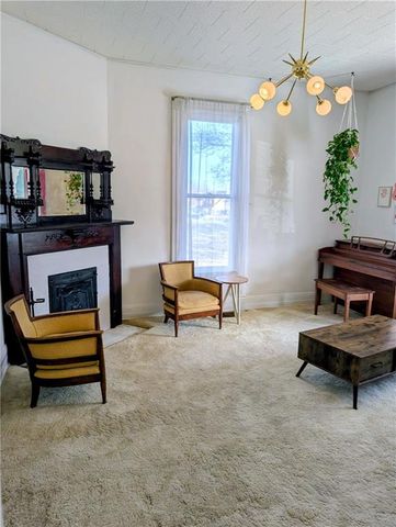 2711 Jackson Street, St Joseph, MO 64507