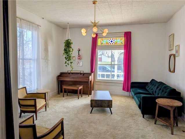 2711 Jackson Street, St Joseph, MO 64507